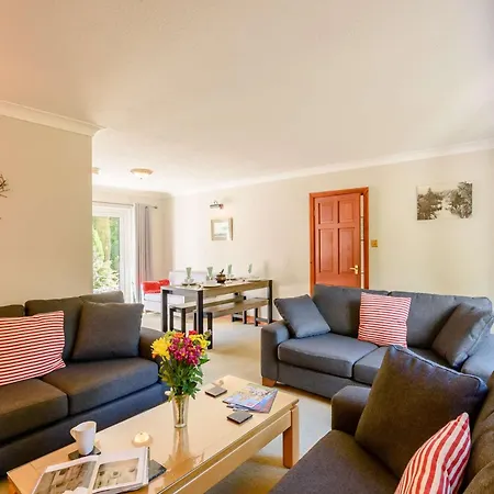 2 Bed In Oc-89794 Feriehus