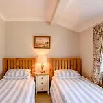 2 Bed In Oc-89794 *